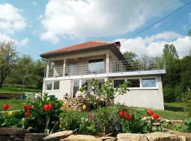 Foto di Hotel: Apartment Pirol: Dorf Hideaway Gornja Breza