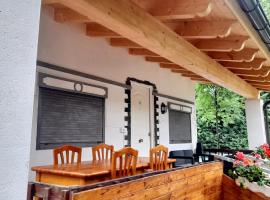 Hotel Photo: 2 bedrooms house with enclosed garden and wifi at Iraneta