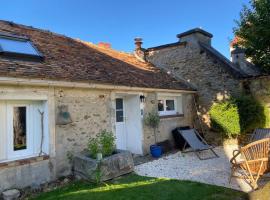 Фотография гостиницы: Mini maison bohème à 15min de Fontainebleau