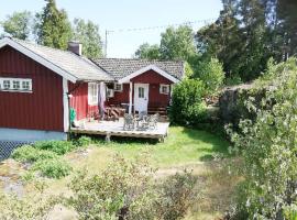 รูปภาพของโรงแรม: House with lake plot and own jetty on Skansholmen outside Nykoping