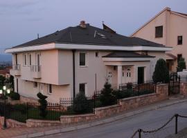 Hotel Photo: Petrovski's Residence