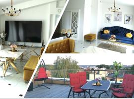 酒店照片: Luxury Penthouse with Large Terrace & Panoramic Old Town View