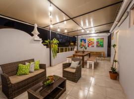 Casa Águila y Cóndor Miraflores, hotell i Lima