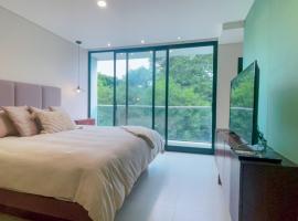 Hotel Photo: Luxurious stay at modern apartment (Equipetrol)