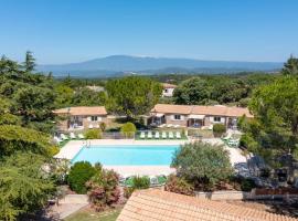 Hotel fotoğraf: Stone house nestled in the heart of Residence Le Moulin à Vent