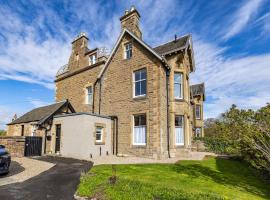 A picture of the hotel: Lower Tweedknowe - ground floor villa Melrose