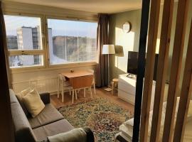 Hotel kuvat: Top floor studio, free parking