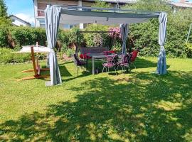 Foto di Hotel: Apartment Bacci with rose garden