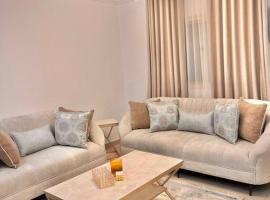 Foto di Hotel: Rawda 2 Bed-Room Apartment in Jeddah, 100 meter to supermarket