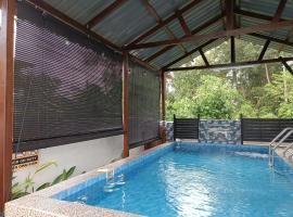 Фотографія готелю: D sepakat cottage private pool