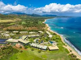 Top Floor Pool Ocean View Room at Oceanfront 4-Star Kauai Beach Resort، فندق في ليهو