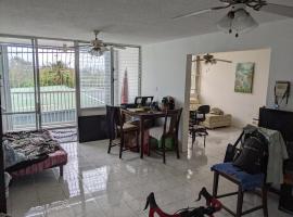 Hotel foto: Private room and bathroom in large spacious 2 BR 2 BH