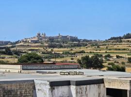 Hotel fotografie: House at Mosta view to Mdina