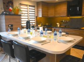 Hotel Photo: Le COSY HOUSE-7 voyageurs-5mn Roissy CDG