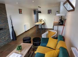 호텔 사진: Appartement d'une chambre avec terrasse et wifi a Moret Loing et Orvanne