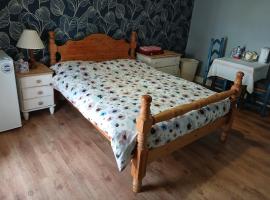 호텔 사진: Cottage Style in Ystrad, Double room