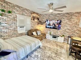 Hotel foto: Awesome Apartment W/ 80” Surround Sound