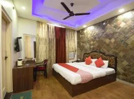 Super OYO Hotel Maa Residency, hótel í Jammu