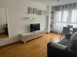 Фотография гостиницы: Apartamento en Gijón con garaje y wifi