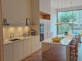 Ξενοδοχείο φωτογραφία: Luxery family home, Haarlem, close to beach and Amsterdam