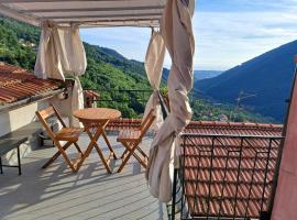 होटल की एक तस्वीर: Casetta vista mare