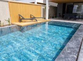 Fotos de Hotel: Villa merkez havuzlu odalarbanyolu