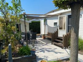 Vakantiewoning Maiva - Chaletparc Krabbenkreek, hotel in Sint Annaland