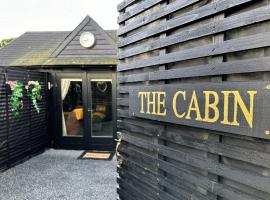 מלון צילום: The Cabin Near Stansted Airport