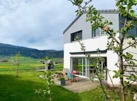 Hotel fotografie: Spacieuse maison avec jardin