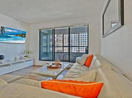 A picture of the hotel: Modern Gem Stunning 2 Bedroom Apartment in Coal Harbour Shopping District