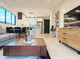 รูปภาพของโรงแรม: Modern & Cozy 3-Bedroom Home + Great Location