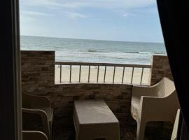 Family Condo With Panoramic Sea View 1, khách sạn ở Alexandria