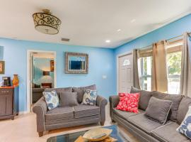 รูปภาพของโรงแรม: Pet-Friendly Fort Pierce Home 1 Mi to Downtown!