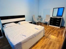 Garden EVN Airport 5 min from Airport, hotel en Pʼarakʼar