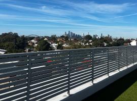 A picture of the hotel: Drummoyne Apartment