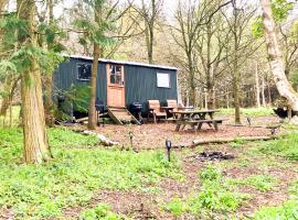 North Norfolk Glamping, hotel v destinaci Holt