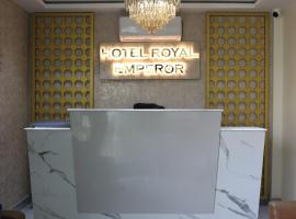 होटल की एक तस्वीर: Hotel Royal Emperor
