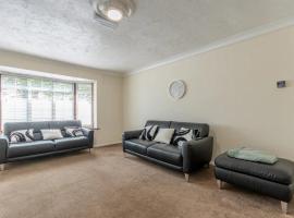 Ξενοδοχείο φωτογραφία: Pass the Keys Large house in Benfleet