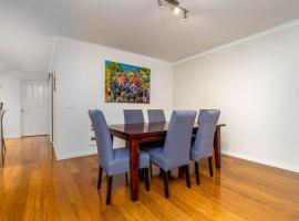 ホテル写真: Spacious 2BR APT Panoramic Views Central Location