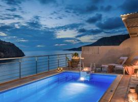 Hotel Foto: Extraordinary Kefalonia Villa | Villa Lavi | 2 Bedrooms | Seafornt | Spectacular Sea Views | Private Outdoor Pool | Assos