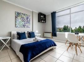 Hotel fotografie: Kloof Street-Heart of the City with Parking and Netflix