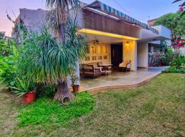 Hotel fotoğraf: Cute Garden Home in Ahmedabad City Center