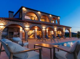 Vista D'Ouro- A luxury villa in the mountains, hôtel à Ponte da Barca