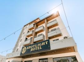 Spotlight Hotel near Hundred Islands Wharf, hotel em Alaminos