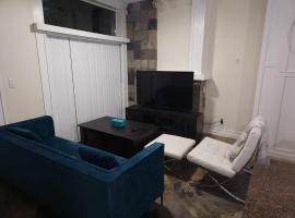 Hotel Photo: Modern Townhouse in Vancouvers Vibrant Heart