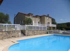 Hotel Photo: VILLA QUERCY PERIGORD 19 PERSONNES