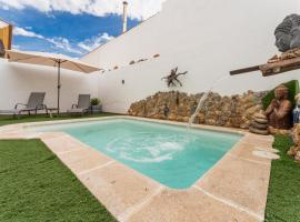 A picture of the hotel: Casa Rural con piscina, Hogar de Zoe