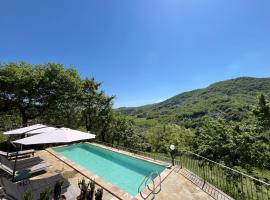 รูปภาพของโรงแรม: Villa delle Fonti - Villa with pool