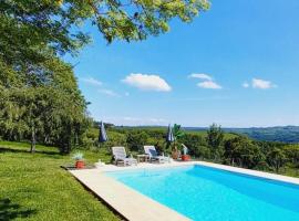 صور الفندق: La croix des Landes gîte ou chambre d'hôte avec piscine à Chouvigny