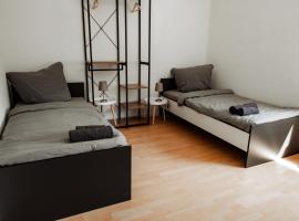 Fotos de Hotel: 5 Bett-Wohnung in guter Lage von Geilenkirchen